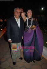 Kiran Juneja, Ramesh Sippy at Urvee Adhikari_s wedding reception in Taj Land_s End on 11th Dec 2010 (4).JPG