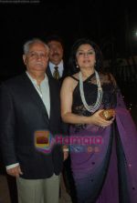 Kiran Juneja, Ramesh Sippy at Urvee Adhikari_s wedding reception in Taj Land_s End on 11th Dec 2010 (54).JPG