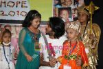Ritesh Deshmukh cheers cancer patients at Hope 2010 evet in Lower Parel, Mumbai on 12th Dec 2010 (9).JPG