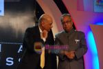 at CNBC India Business Awards in Grand Haytt on 11th Dec 2010 (30).JPG