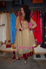 Shonal Rawat at Zoya fashion preview in Bandra, Mumbai on 15th Dec 2010 (44).JPG