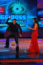 Salman Khan and Katrina Kaif on the sets of Big Boss on 17th Dec 2010 (31).JPG