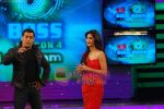 Salman Khan and Katrina Kaif on the sets of Big Boss on 17th Dec 2010 (43).JPG