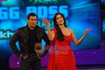 Salman Khan and Katrina Kaif on the sets of Big Boss on 17th Dec 2010 (58).JPG