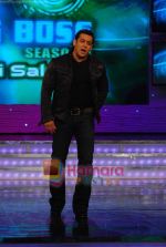 Salman Khan on the sets of Big Boss on 17th Dec 2010 (5).JPG