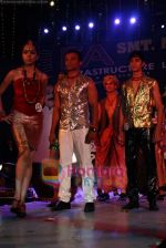 at MMK College fest Aakarshan in Tulip Star on 17th Dec 2010 (71).JPG