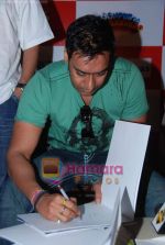 Ajay Devgan promotes _Toonpur Ka Superrhero_ at Big Cinemas in Ghatkopar on 20th Dec 2010 (11).JPG