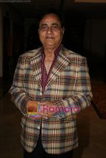 Jagjit Singh at a photo shoot for album cover in The Club on 19th Dec 2010 (3).JPG