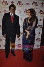 Aishwarya Rai Bachchan, Amitabh bachchan at Big Star Awards in Bhavans Ground on 21st Dec 2010 (2).JPG