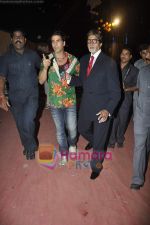 Akshay Kumar, Amitabh Bachchan at Big Star Awards in Bhavans Ground on 21st Dec 2010 (188).JPG