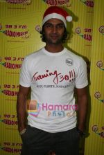 Purab Kohli at Radio Mirchi to promote Going 30 film in Lower Parel, Mumbai on 21st Dec 2010 (3).JPG