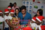 Ajay Devgan celeberates christmas with children in Mid Day Office on 22nd Dec 2010 (17).JPG