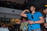 Ajay Devgan promotes Toonpur Ka Superhero in Oberoi Mall on 22nd Dec 2010 (10).JPG