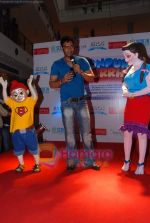 Ajay Devgan promotes Toonpur Ka Superhero in Oberoi Mall on 22nd Dec 2010 (4).JPG