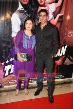 Akshay Kumar, Farah Khan at Tees Maar Khan charity screening in Metro on 23rd Dec 2010 (2).JPG