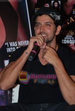 Hrithik Roshan launches Stardust new year_s issue in Cest La Vie on 23rd Dec 2010 (45).JPG