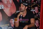 Hrithik Roshan launches Stardust new year_s issue in Cest La Vie on 23rd Dec 2010 (47).JPG
