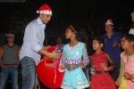 Akshay Kumar spend christmas with children of St Catherines in Andheri on 25th Dec 2010 (2).JPG