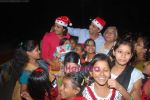 Akshay Kumar, Ritesh Deshmukh spend christmas with children of St Catherines in Andheri on 25th Dec 2010 (4).JPG