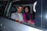 Aamir Khan, Kiran Rao snapped on occasion of their anniversary in Bandra on 28th Dec 2010 (4).JPG