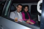 Aamir Khan, Kiran Rao snapped on occasion of their anniversary in Bandra on 28th Dec 2010 (5).JPG