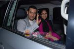 Aamir Khan, Kiran Rao snapped on occasion of their anniversary in Bandra on 28th Dec 2010 (8).JPG