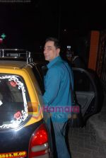 Faizal Khan, Aamir Khan, Kiran Rao snapped on occasion of their anniversary in Bandra on 28th Dec 2010 (4).JPG