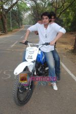 TV stars Shravan and Ranbir ( Karan Wahi) bike race in Filmcity, Mumbai on 28th Dec 2010 (3).JPG