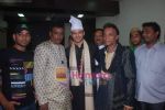 Vivek Oberoi visits Mahim Darga in Mahim on 28th Dec 2010 (12).JPG