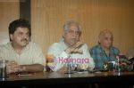 Mukesh Bhatt, Ramesh Sippy at Producers Guild meet in Sun N Sand, Mumbai on 28th Dec 2010 (3).JPG