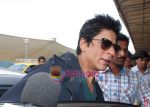 Shahrukh Khan goes to Dubai  on 30th Dec 2010.JPG