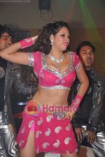 Priya Soni performs live at Dubai Dazzle show in Andheri on 1st Jan 2011 (18).JPG