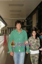 Chunky Pandey spotted at Airport in International Airport, Mumbai on 3rd Jan 2011 (2).JPG