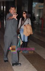 Rani Mukherjee snapped after they return from Delhi on 5th Jan 2011 (2).JPG