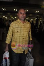 return from Dubai New year Celebrations in International Airport, Mumbai on 3rd DJan 2011 (7).JPG