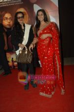 Rekha, Vidya Balan at No One Killed Jessica premiere in Fame on th Jan 2011 (5).JPG