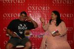 Cyrus Broacha at the book launch Can_t Die for Size Zero by Vrushali Talan in Oxford, Churchgate on 7th Jan 2011 (2).JPG