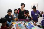 at Raell Padamsee_s art event for underprivileged children in Fort on 7th Jan 2011 (6).JPG