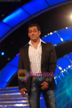 Salman Khan at Big Boss season 4 grand finale on 8th Jan 2011 (15).JPG