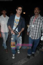 Shahid Kapoor leave for South Africa concert in Mumbai Airport on 8th Jan 2011 (10).JPG
