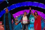 The Great Khali, Shweta Tiwari, Salman Khan at Big Boss season 4 grand finale on 8th Jan 2011 (5).JPG