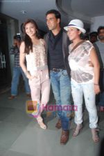 Anushka Sharma, Akshay Kumar, Hard Kaur at Patiala House Music Launch on 9th Jan 2011 (3).JPG