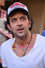 Hrithik Roshan on the occasion of his bday at his home on 9th Jan 2011 (12).JPG