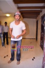 Hrithik Roshan on the occasion of his bday at his home on 9th Jan 2011 (35).JPG