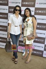 Karisma Kapoor at the launch of Giorgetti store in Raghuvanshi Mills, Mumbai on 9th Jan 2011 (32).JPG