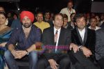 Dharmendra, Sunny Deol at 6th Apsara Film and Television Producers Guild Awards in BKC, Mumbai on 11th Jan 2011 (87)~0.JPG