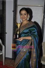 Vidya Balan at 6th Apsara Film and Television Producers Guild Awards in BKC, Mumbai on 11th Jan 2011 (39).JPG
