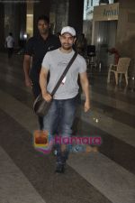 Aamir Khan returns from Dhobigh at Delhi Promotions in Airport, Mumbai on 14th Jan 2011 (2).JPG