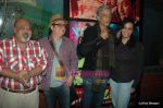 Saurabh Shukla, Vinay Pathak, Sudhir Mishra at Yeh Saali Zindagi music launch in Marimba Lounge on 13th Jan 2011 (142).JPG