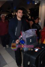 Arbaaz Khan arrive from Singapore in Airport on 11th Jan 2011 (13).JPG